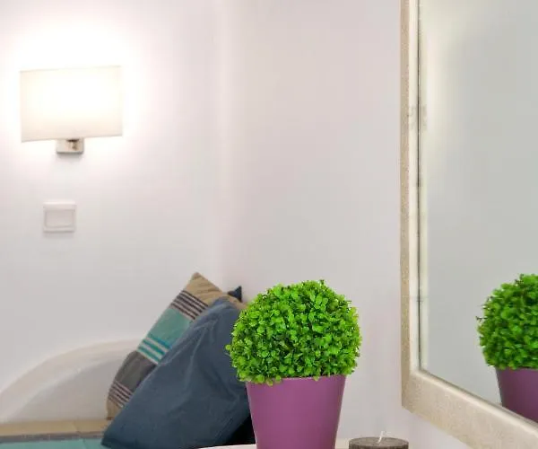 Aparthotel Porto Raphael Residences & Agios Ioannis (Tinos)