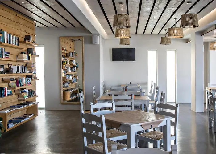 Aparthotel Porto Raphael Residences & Agios Ioannis (Tinos)