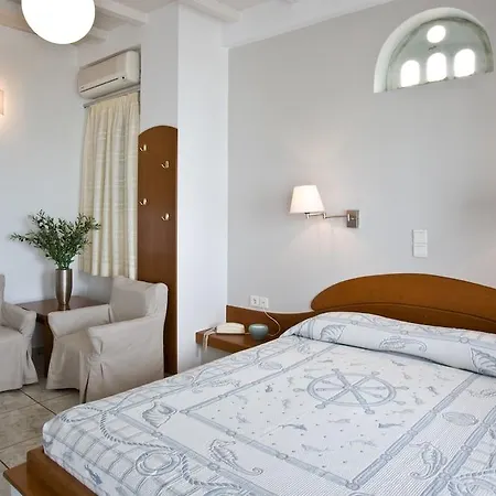 Aparthotel Porto Raphael Residences & Agios Ioannis (Tinos)