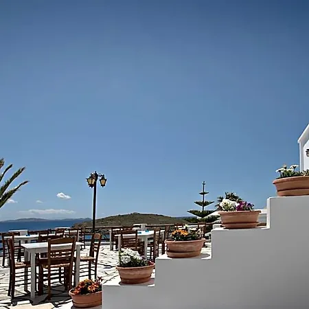 Porto Raphael Residences & اجيوس ايوانيس