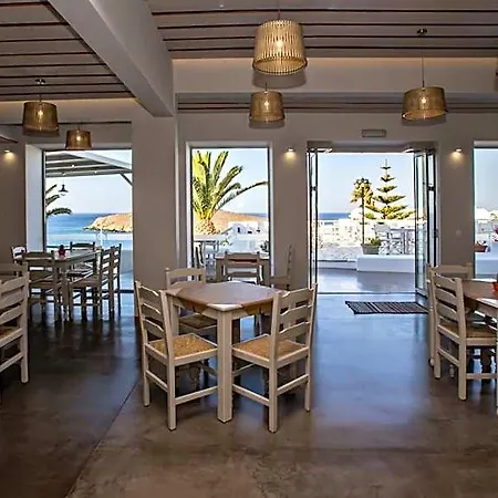 Porto Raphael Residences & اجيوس ايوانيس